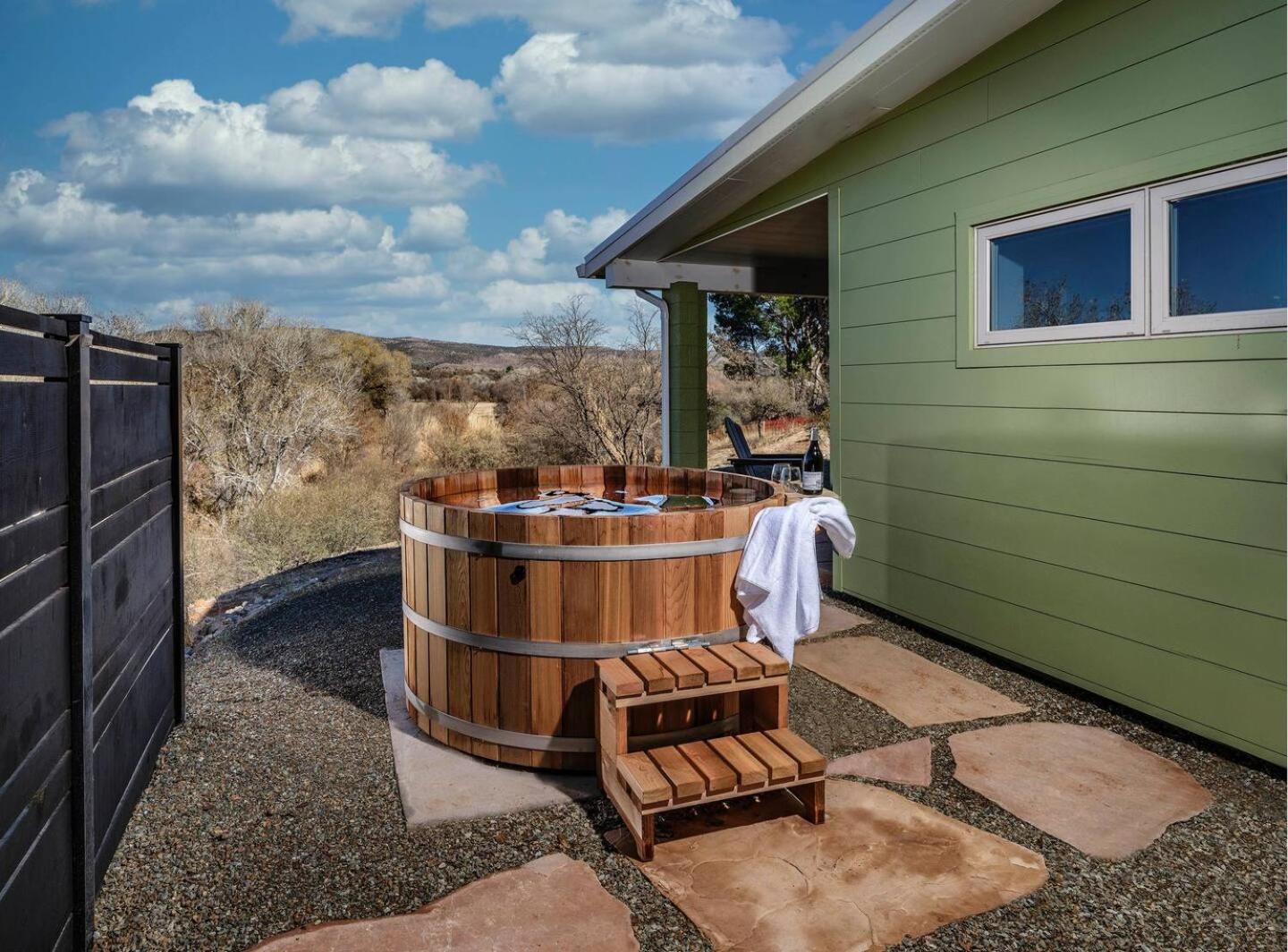 Pitchner Place Creekfront Hot Tub Fire Pit Cornville Exteriör bild